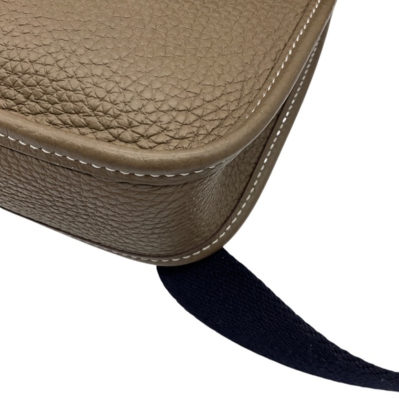 HERMES TAUPE EVELYNE TPM 16 LEATHER HANDBAG - Picture 10 of 14